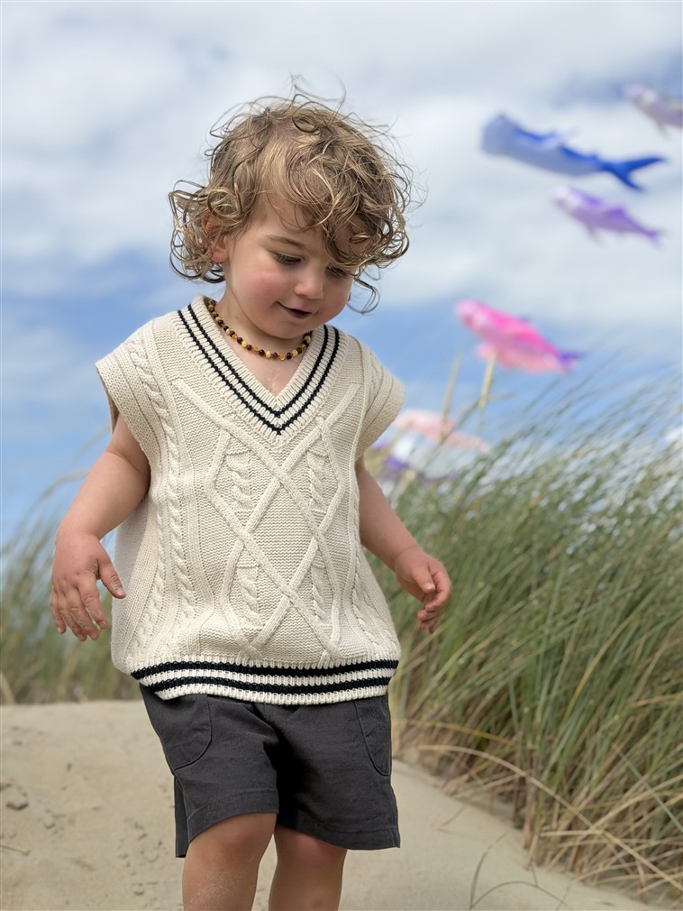LITTLE LEAN DEBARDEAUR CABLE KNIT BEIGE