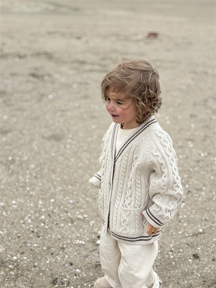 LITTLE LEAN CABLE KNIT CARDIGAN BEIGE
